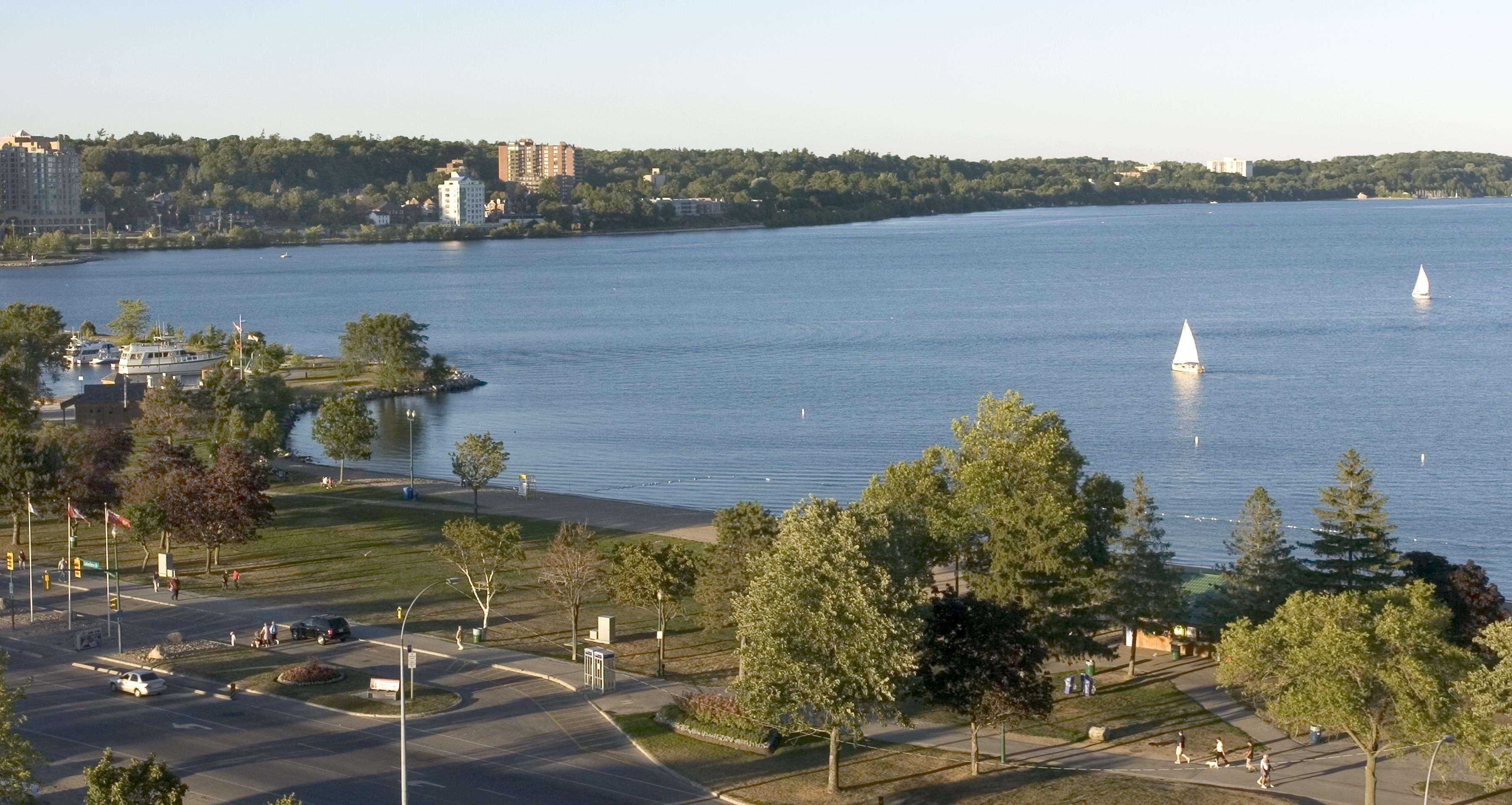 Hampton Inn & Suites By Hilton Barrie Esterno foto