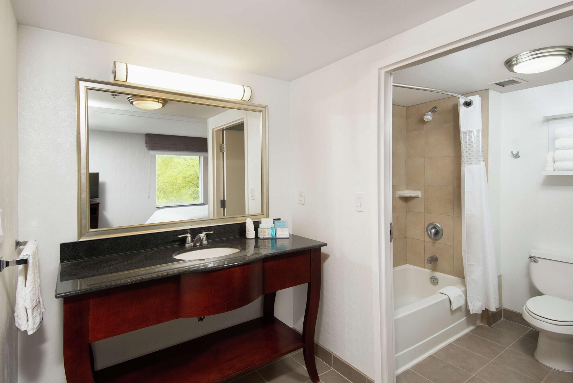Hampton Inn & Suites By Hilton Barrie Esterno foto