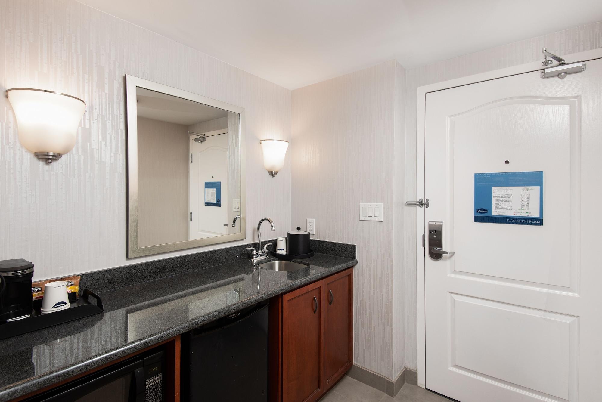 Hampton Inn & Suites By Hilton Barrie Esterno foto