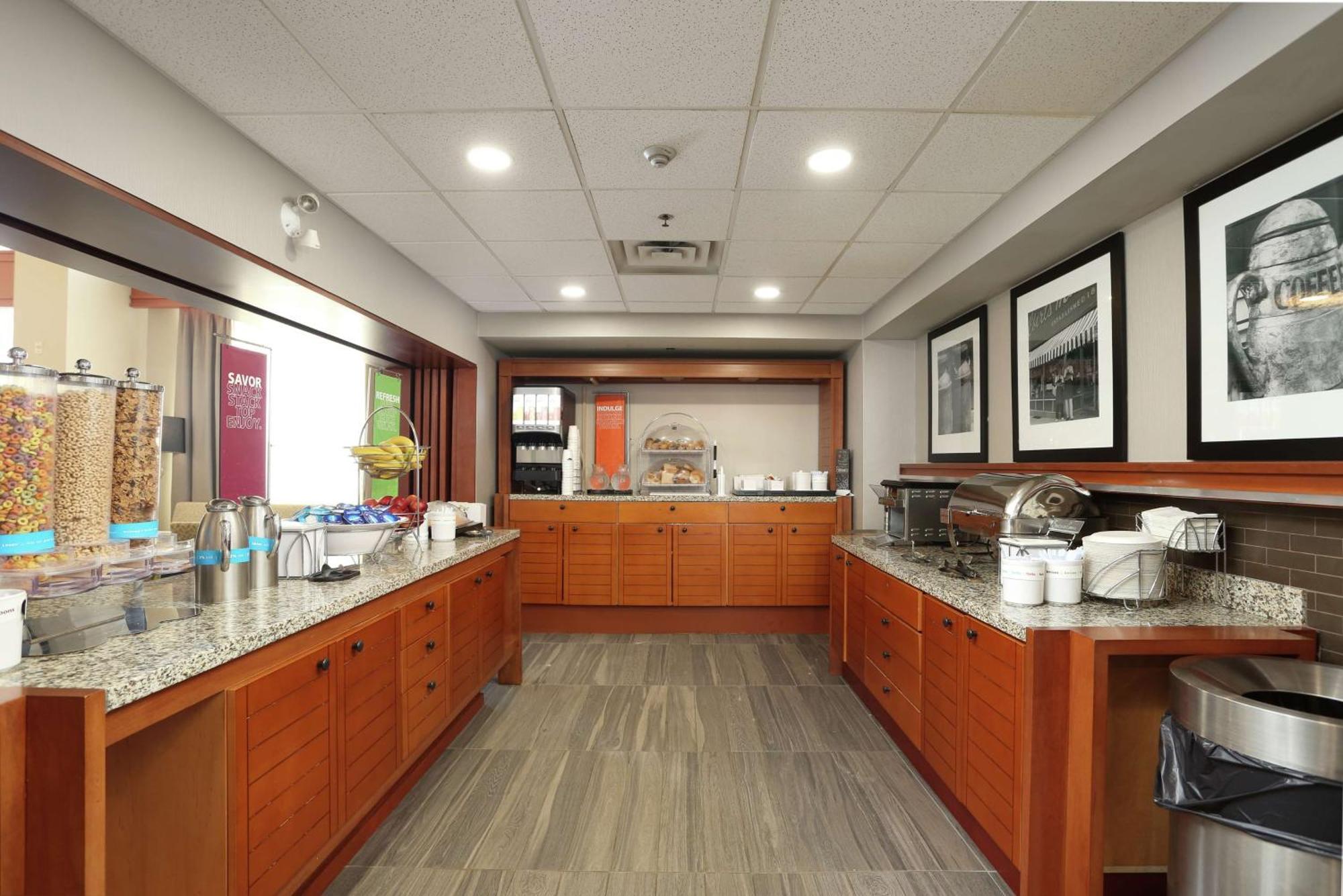 Hampton Inn & Suites By Hilton Barrie Esterno foto
