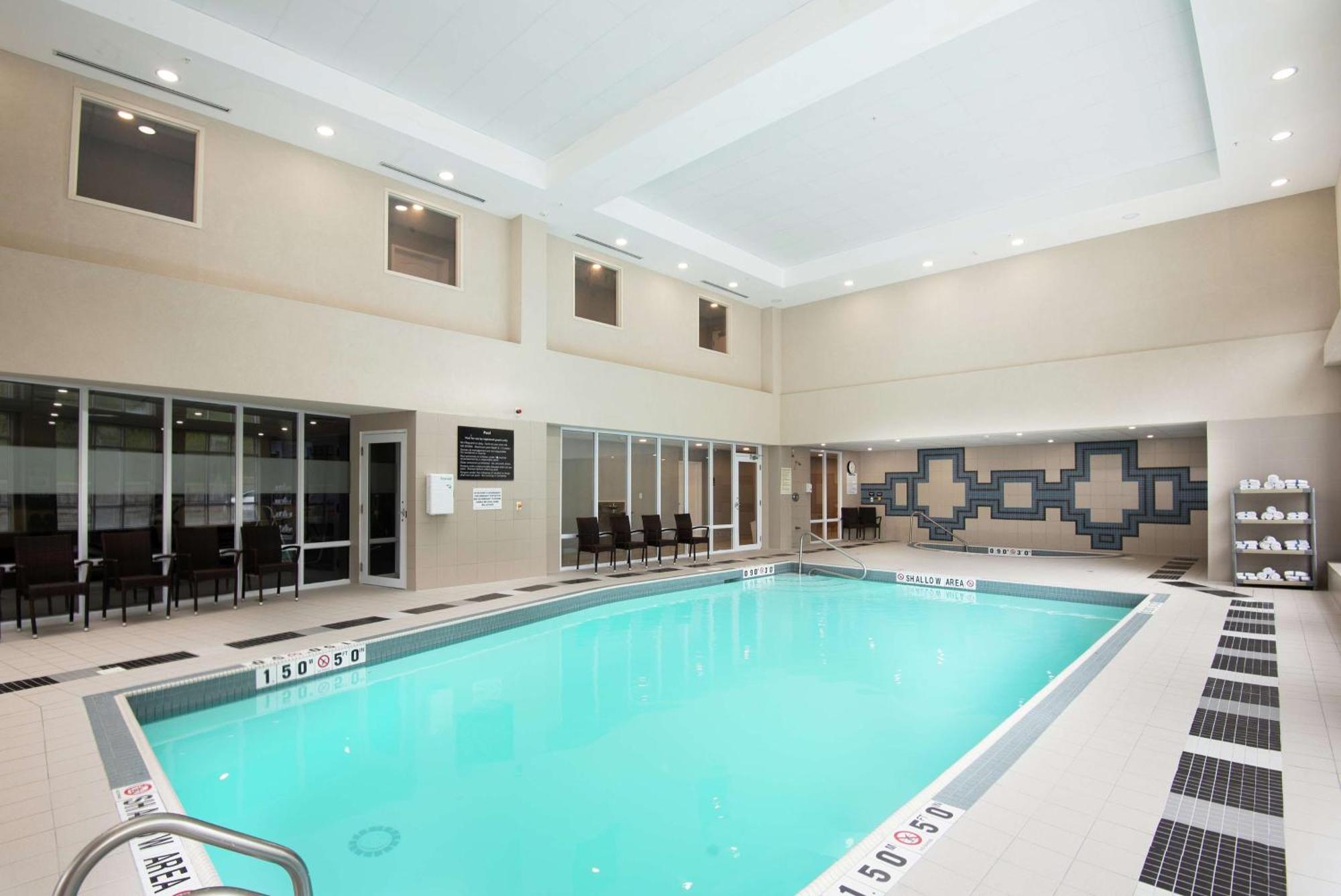 Hampton Inn & Suites By Hilton Barrie Esterno foto